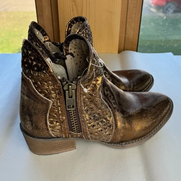 Circle G Copper Cut Out Round Toe Western Boots - Picture 2 of 6